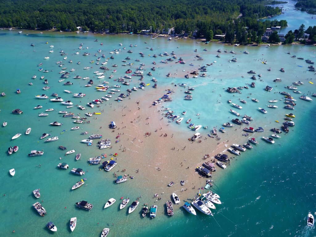 1653032933 868 10 Incredible Lakes in Northern Michigan - 10 of the Most Lucid Lakes in the USA - August 9, 2022