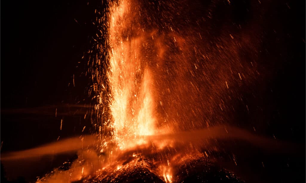 1653627169 611 How Hot is Volcanic Lava and What Can it Melt - August 20, 2022