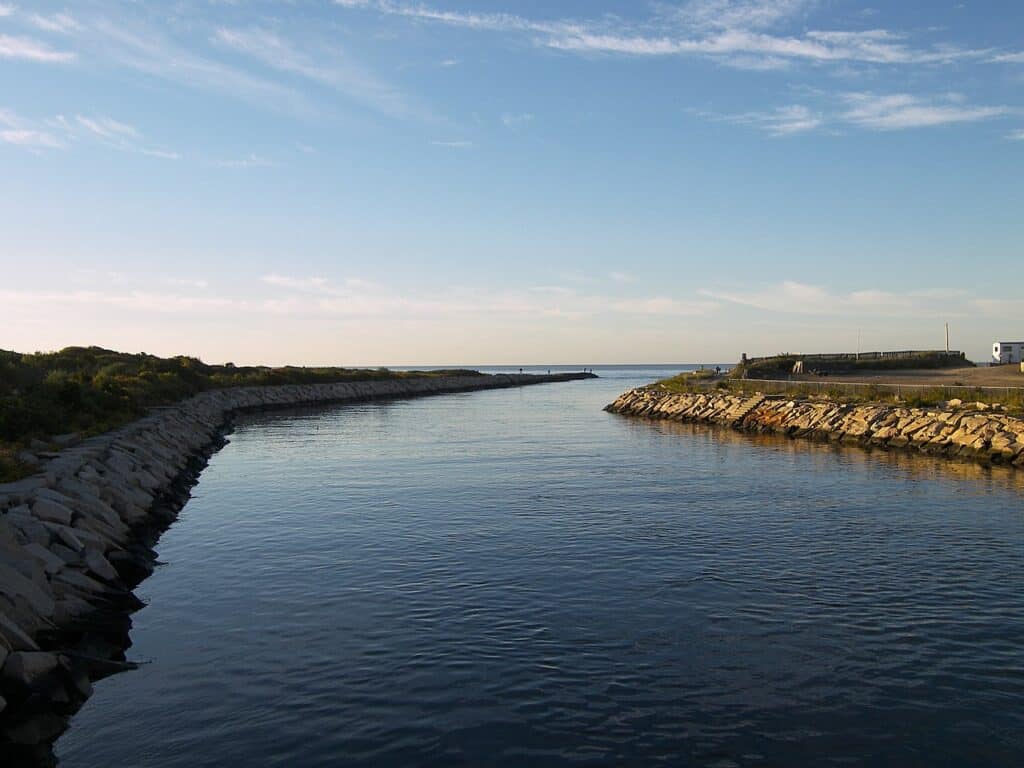 A picture of the Weekapaug Breachway in Rhode Island.