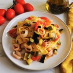 Squid and zucchini pasta: the recipe for an easy and tasty first course of fish