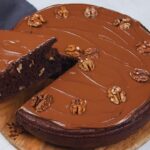 Walnut, chocolate and coffee cake: the recipe for the delicious and irresistible dessert