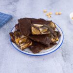 Dates with chocolate and peanut butter: the recipe for quick sweets