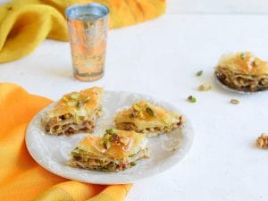 Baklava: the recipe based on dried fruit and phyllo dough