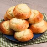 Sweet brioches: the recipe to make them very soft