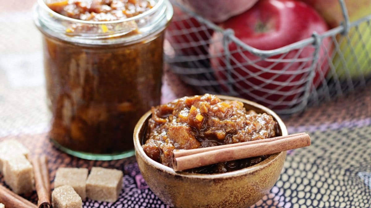 onion, apple and ginger chutney